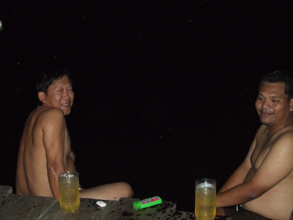 ประธานคิม..............แฮะๆน้ามาดขออาบโต้ยยยคนนะแบบว่ามันร้อนรุ่ม
น้ามาด.............ได้สิก๊าบบบบเอ
