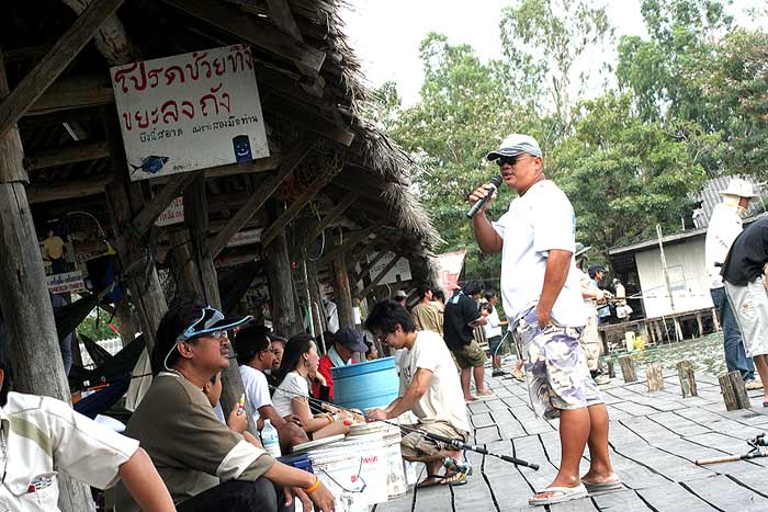 น้าป๋าต่อ.........บรรยาย        THE SCOTCH ดื่มอยู่ตรงโน้น


 :love: :cheer: :cheer: :cheer: