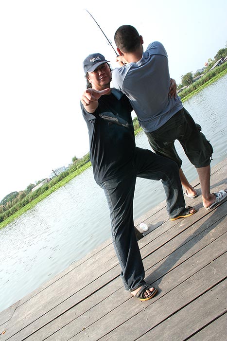 ท่าประจำตัว ของน้า kookai ..... เท่ ไม่เบา

 :laughing: :cheer: :cheer: :cheer: