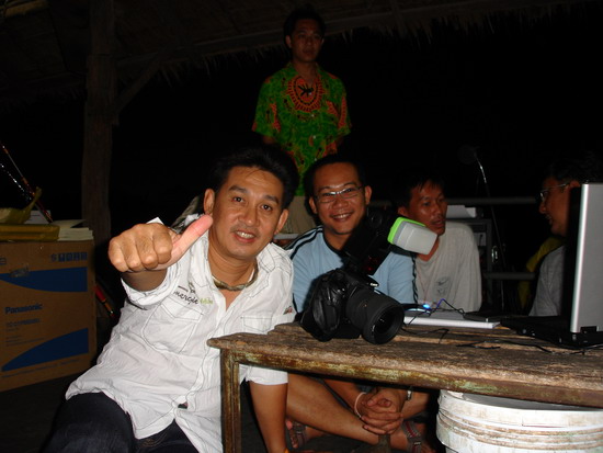 ท่านนี้วัยรุ่นครับ ไม่ป๋าครับ :grin:

น