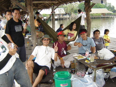 แต่ทีมนี้อ้ะดิ.....ได้ใจ พงเต๊บมาด ไม่ด้อยไปกว่าทีมชนบกเลย
.....ทีม เดอะ สก๊อต......
 :grin: :grin
