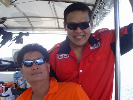 2  ผู้อาวุโส  บนเรือ  ผม  กะ  พี่โจ้ 51  login  เฒ่า  เที่ยวที่แล้วได้  ด๊อก  51  โล  เที่ยวนี้เจอขอ