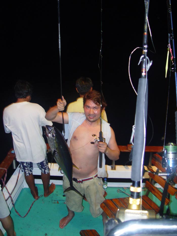 ท้ายเรือก็ขึ้นมาอีกแล้ว