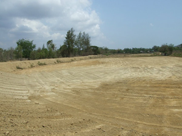 ภาพบ่อด้านหน้าคับ