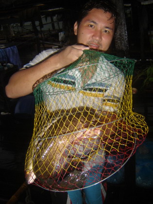 เป็นฝีมือของคนนี้ด้วย....
 :grin: :grin: :grin:
จากเมื่อเช้าที่ไม่ได้ตัว 
น้าเกรียงพลิกผัน จากสถา
