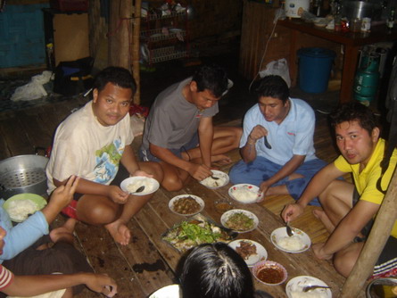 กับข้าวเสร็จตั้งนานแระ แต่ต้องรอ น