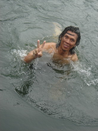 อาบน้ำ เตรียมทานข้าว แระก้อ ได้เวลา ร่ำลา กันแย้ว.....
 :smile: :smile: :smile:
น้ำใสไหลเย็น เห็นค