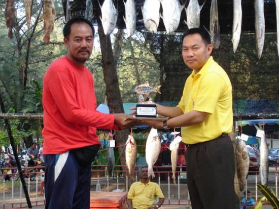     รางวัลชนะเลิศ ปลาสละ น้ำหนัก 10.25 กก.
