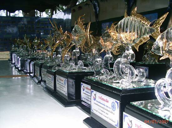 โล่ห์รางวัลปลาเกมส์
