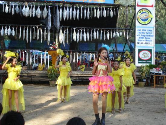    การแสดงวันสุดท้ายระหว่างรวบรวมคะแนนก่อนประกาศผลการแข่งขัน
