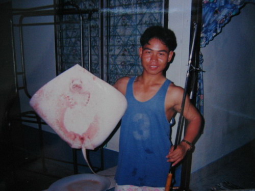  :cool: :cool:.....เราก้องานเยอะว่ะว่างก้อตกแถวบ่อศรีราชานี่แหล่ะ....ว่างๆโทรหาบ้างนะเผื่อจะได้ไปตกป