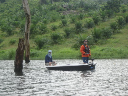 ไม่ได้มีเราเพียงผู้เดียว ในหมายลับ...
ยังมีเรือของ น้าข้าวต้ม ตามมาลุย อยู่อีกลำ....
น้าข้าวต้ม ตี