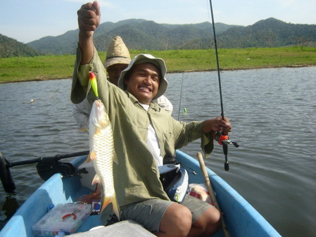 มีตลอดทาง ตัวแบบนี้...แจ่มเจงๆ...
 รุ่น 5 เค้าแจ่ม จริงๆ....เค้าค่ายวันแรก ก้อได้ตัวแล้ว...
พี่อ๊อ