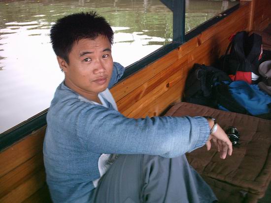 มันตื่นแล้วครับ :laughing: :laughing: