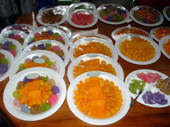 เดินมาทางหน้าร้าน ... โอวววว น่ากินนิ เหมาะกับคนชอบขนมไทย ขนมหวาน