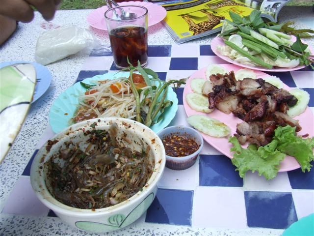 ที่สำคัญอาหารอร่อย :smile: