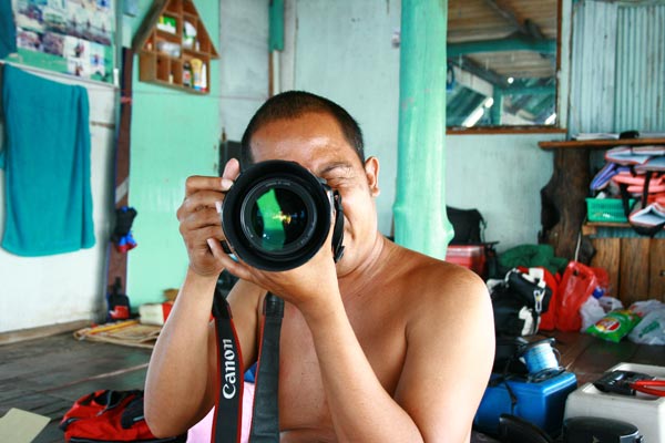 สุดท้ายของผมแล้วครับ...........

รอน้าแวนชัย มาต่อ ภาพสวยๆ....

หนีพวกเราไปถ่ายรูปนกแถวนาสวน....