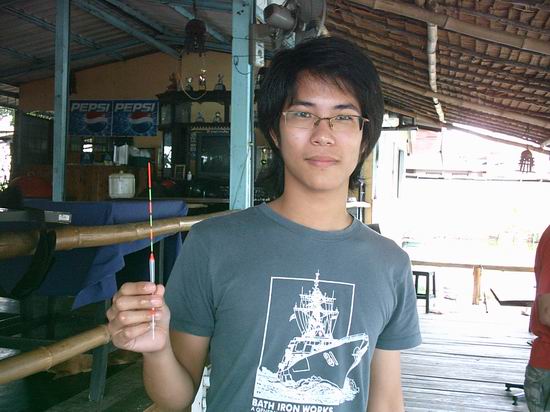 เย้ๆๆๆๆๆๆ ได้ทุ่นแล้ว
เอาปลาทูเข่ง เอ้ย!!ปลายี่สกจิ๋วมาแลก :laughing: