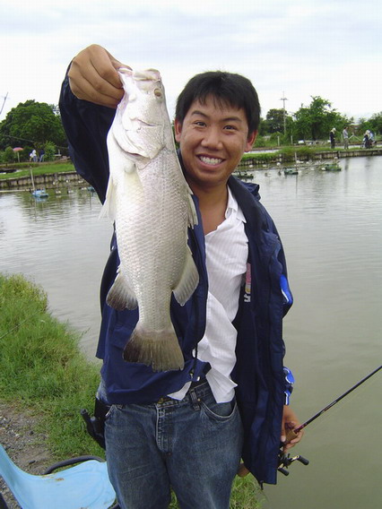 แล้วน้าโน๊ตก็ได้ตัวขึ้นมา 

 :laughing: :laughing: มีหนังซ้อนม้วน.... :cheer: