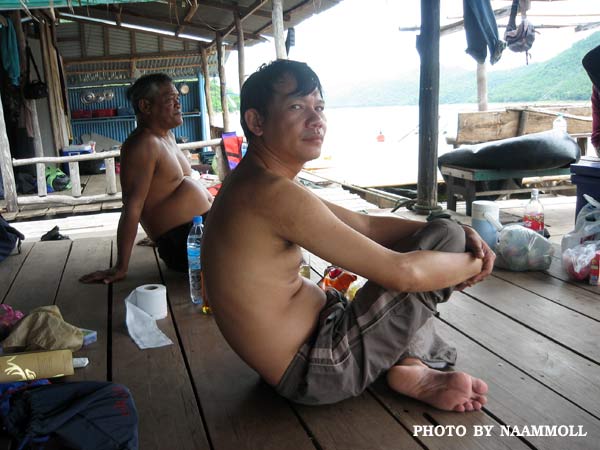 โอ้ว.....ลืมนำภาพนี้มาฝาก
แข่งกันดันครับคู่นี้ โปรดใช้วิจารณญาณนะครับ :laughing: :laughing: