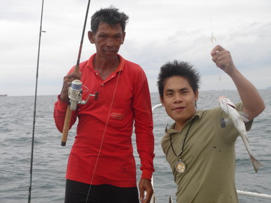 นายมวณหาปลาไซค์จานครับที่หัวเรือ