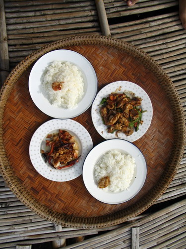 หิวแล้วกินข้าวกัน :smile: :smile: