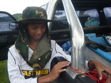 ...เช้ามืด ไม่ปลุกเค้า ออกมาตกปลาด้วย เค้าโกรธ จริงๆน๊า..
งอนเจรงๆด้วย....
 :laughing: :laughing: 
