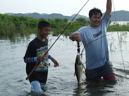 น้าแบม---แจ่มจริงวุ้ยยย..เจ้าแฮมนี่...เก่งกว่าผู้ใหญ่บางคนซะอ๊ฃีก
น้ามาด---นี่ตาแบม..ที่แกว่านะ...ม