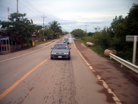 มาเป็นขบวน วันหลังว่าจะจ้าง ตร. ทางหลวงเพื่อเปิดขบวนแย้ว

คิคิคิ  มาจนคนแถวนี้ทักทายเหมือนกะอยู่ย่