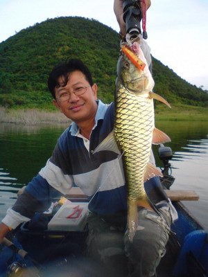 หล่อ.......กันเป็นที่เรียบร้อย โนแห้วกันลำนี้  :laughing: :laughing: