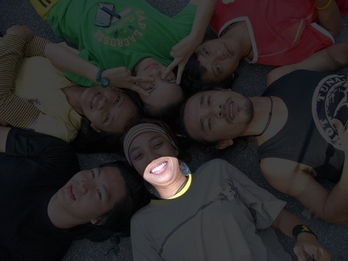 หวัดดีจ้า.......... [b]น้องโจ้..ขนมชั้น.[/b]
 :laughing: :laughing: