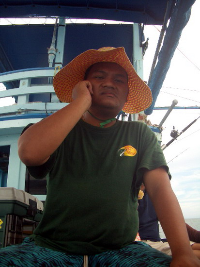 น้ามาด " ฮัลโหล หวาดเดก้าบ อยากทราบแวร่ มีเรือเดินสินค้า

ที่บรรทุกอาหารแห้งผ่านมาที่ปราณบ้างมะค้า