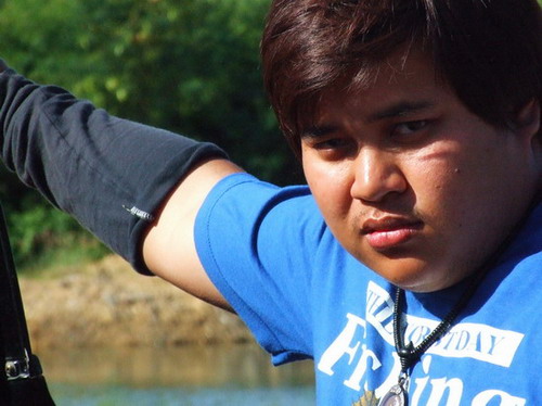 เจ้าโต๊ด------เอาไงดีอะพี่ออ๊ด.....ปลาไม่กินเลย...
ผม----------ปลาไม่กิน....คนก็กินอะดิ..หิวแว้วววว