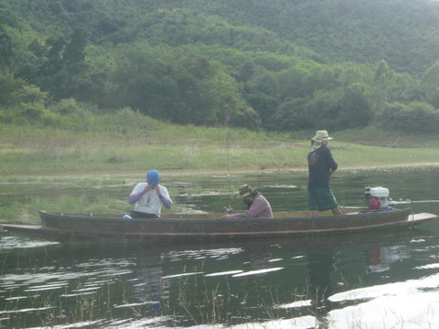 ได้เวลา เรือไต๋ต้น มารับ....
ของน้าต้อย ก้อมาแล้ว เหมือนกัน....
บัดดี้ วันนี้ พงเต๊บมาด จับคู่ พี่