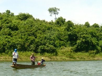 ล่องเรือ ตีเหยื่อไปเรื่อย...จนมาเจ๊อ