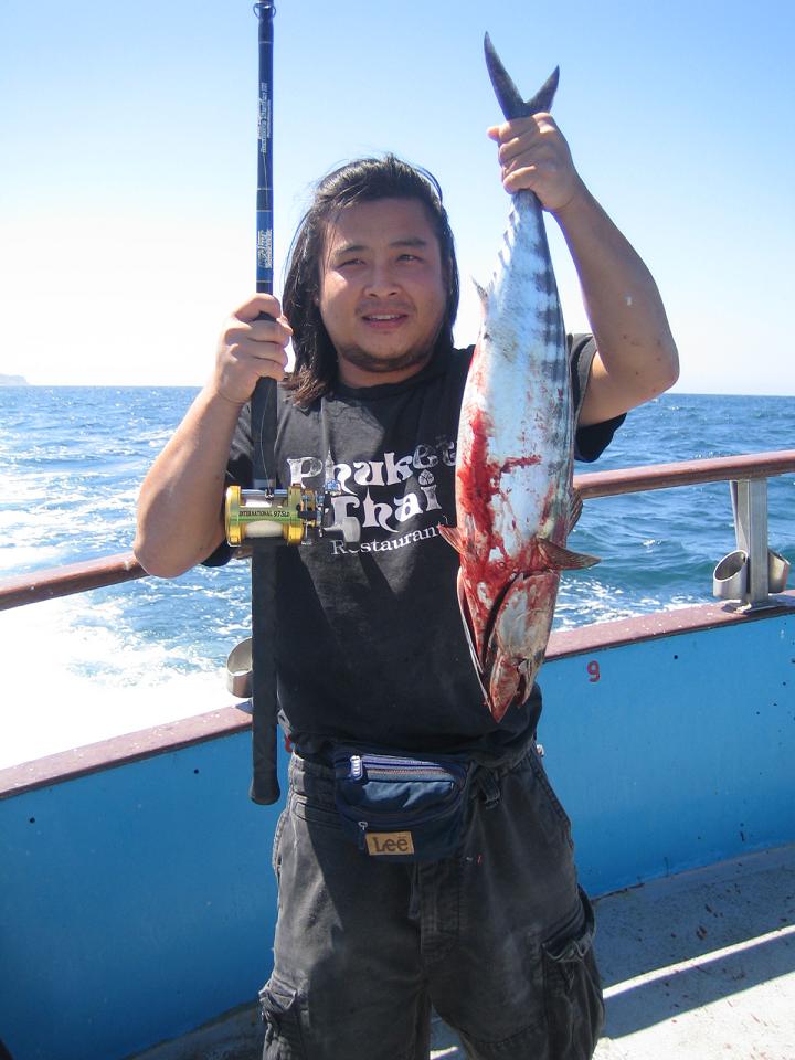 Bonito คับ เป็น ทูน่า ตะกูลนึง  ได้เยอะมากคับ เรียกว่าลากเหยื่อ แปบนึง เป็นโดน  เพียงแต่ว่า ไซด์ จะเ