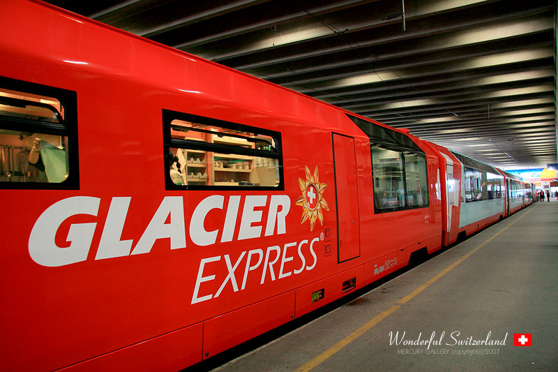 อีกวันนั่งรถไฟต่อไปเมือง Chur คูร์ ครับ แวะไปบ้านเพื่อน รถไฟสายนี้เป็นสายชมวิวครับ แต่ช้ามากๆ 