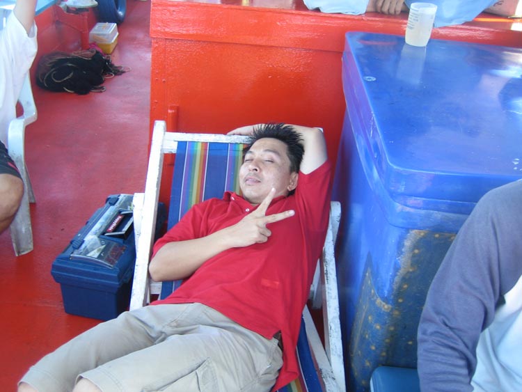 ยิ่งน้าคนนี้นะ รูปนี้ ไม่ต้องบรรยาย รอเจ้าตัว มาบรรยายเองดีฝ่า

กรั่กๆกๆกๆกกๆ สงสัยจานุ๊ปปป :spine