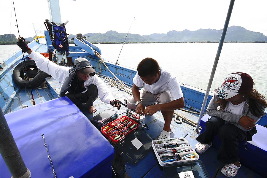 ก่อนกลับ เราวิ่งเรือผ่านเกาะ ก็ตีป๊อบข้างเกาะกันหน่อย 