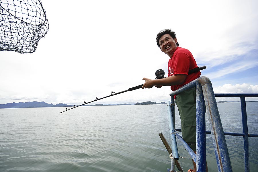ระหว่างนั้น ปลากินท้ายเรือ 