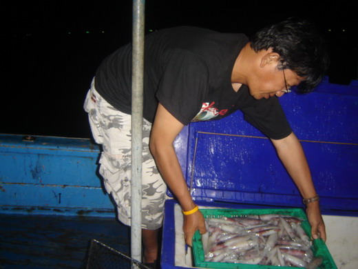 เดินมาหัวเรือ....เจ๊อะ ท่านหัวหน้าค่
