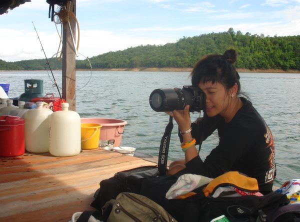 ไม่เห็นปลาน้องม่อน :laughing: :laughing:

แก้ตัวแทนให้ ทริปนี้มาถ่ายอย่างเดียว ขนาดลงเรือออกไปตกปล