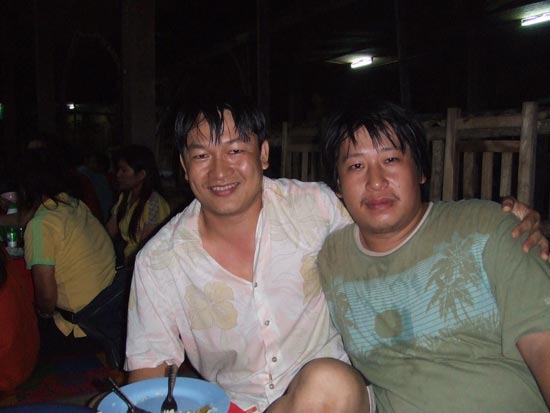 2อดีตนายแบบครับ ฮิฮิ :laughing: :laughing: :laughing: