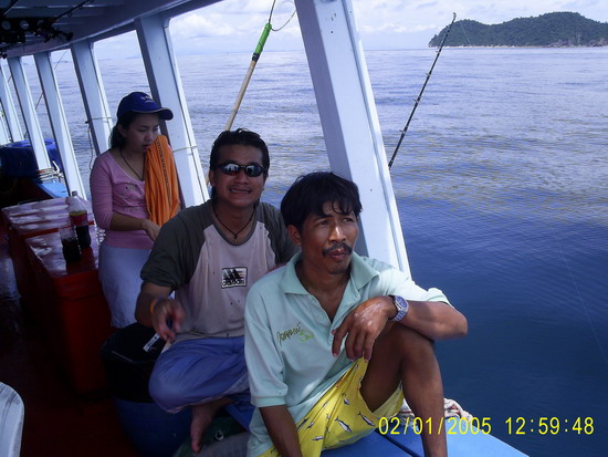 
ส่วนน้าเก่ง ก็แอบมาอยู่ปีกขวา :laughing: :laughing: