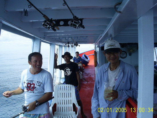 
ส่วนไต๋ของเรามาหย่อนเหยื่อที่กาบซ้าย :laughing: :laughing: :cheer: