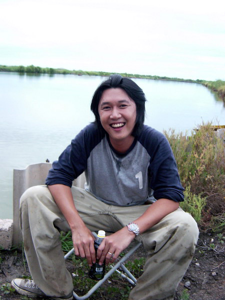 สังเกตุเหงื่อที่เสื้อครับ :laughing: :laughing:

เรือเครื่องไม่มีแค่ไม่จมกลับมาก๊ะบุญหัวแระคับ :la