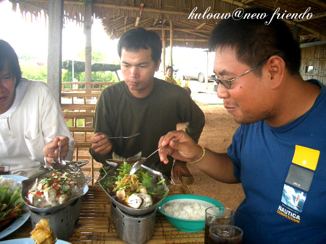 เพื่อนถาม " เปงงัยมั่งอ่ะ " คำตอบคือ " ร้อน " :laughing: