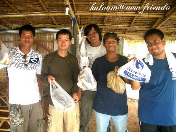 ของฝากจากเพื่อน ........... 

ขอบคุณสำหรับผู้ร่วมทริป เพื่อน ๆ ทั้งหลาย มีความสุขที่ได้รู้จัก

เ