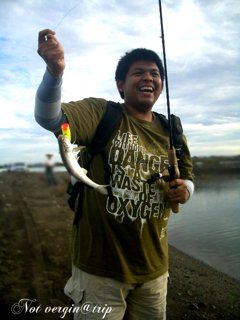 เหมือนนักเรียน กำลังจะไปโรงเรียนเล