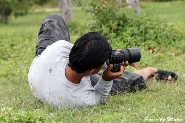 ป๋าอ๊อดก็ไม่รอช้าถ่ายรูป ด้วยท่าพิศดานหลายท่า
ท่าแต่ละท่าปวนวัยรุ่นแถว300 ยอดได้เป็นอย่างดี :laughi